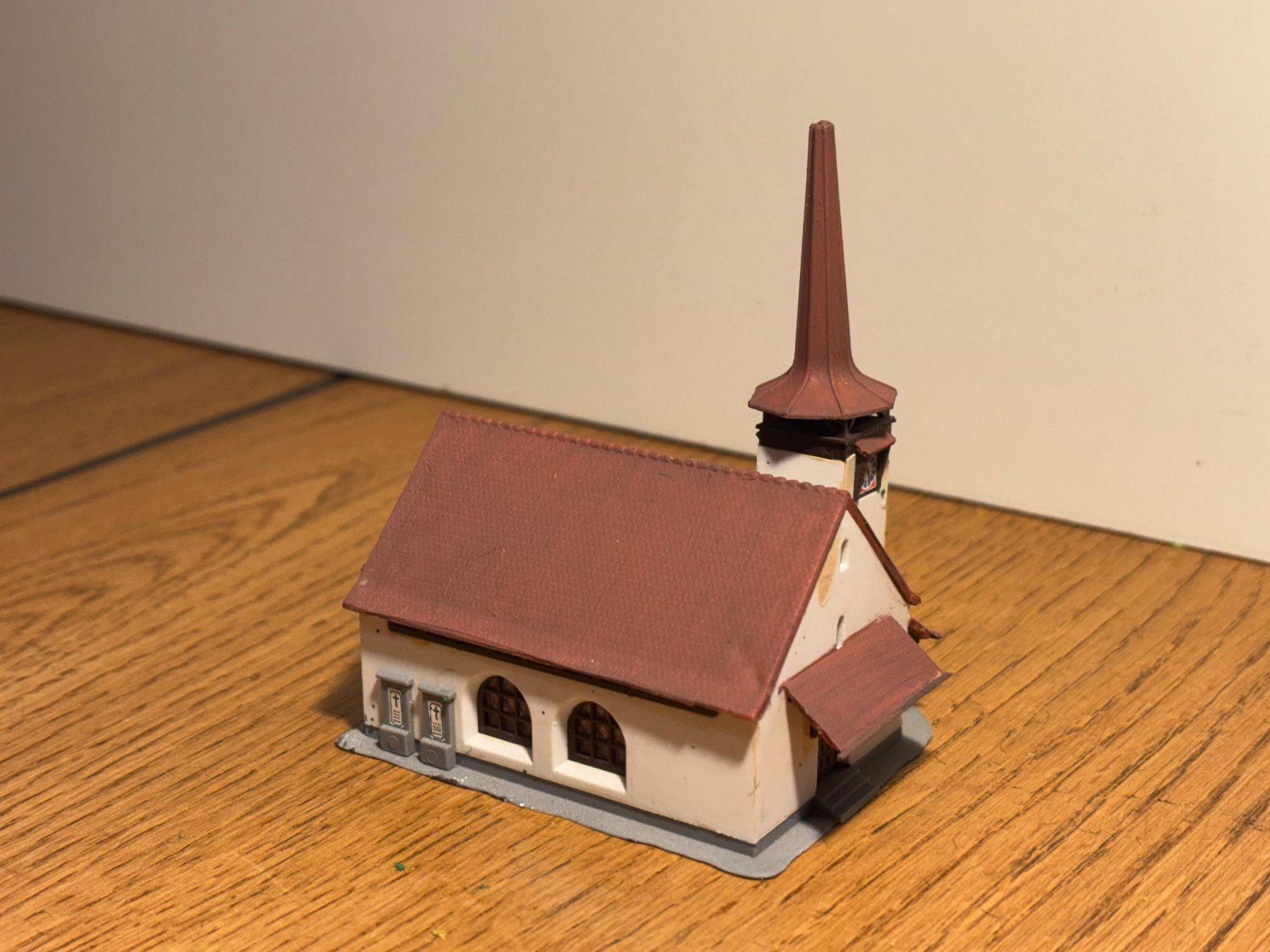Modelleisenbahnen: G0781: Kirche (Spur Z) – Gebraucht aus Birsfelden von Birs_25 1