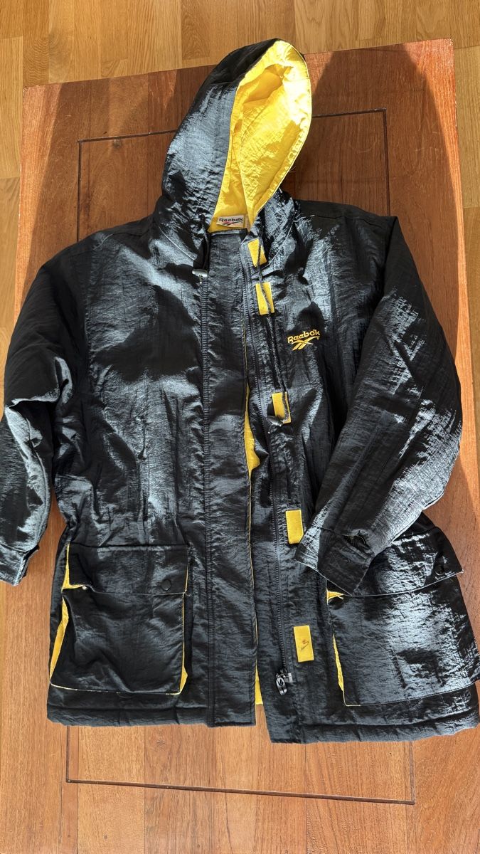 Reebok Jacken: Reebok Jacke L – Gebraucht aus Zollikon von rose59