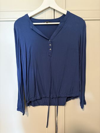 Blue blouse 100% viscose 36