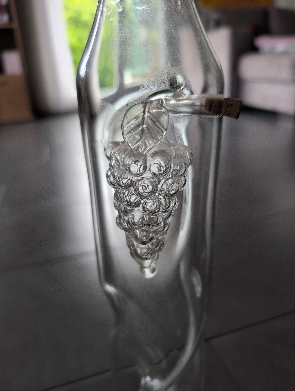 Altro: Dekorative Schnapsflasche mit Glas-Traube – Usato da Fischbach-Göslikon venduto da EspenDevil 1