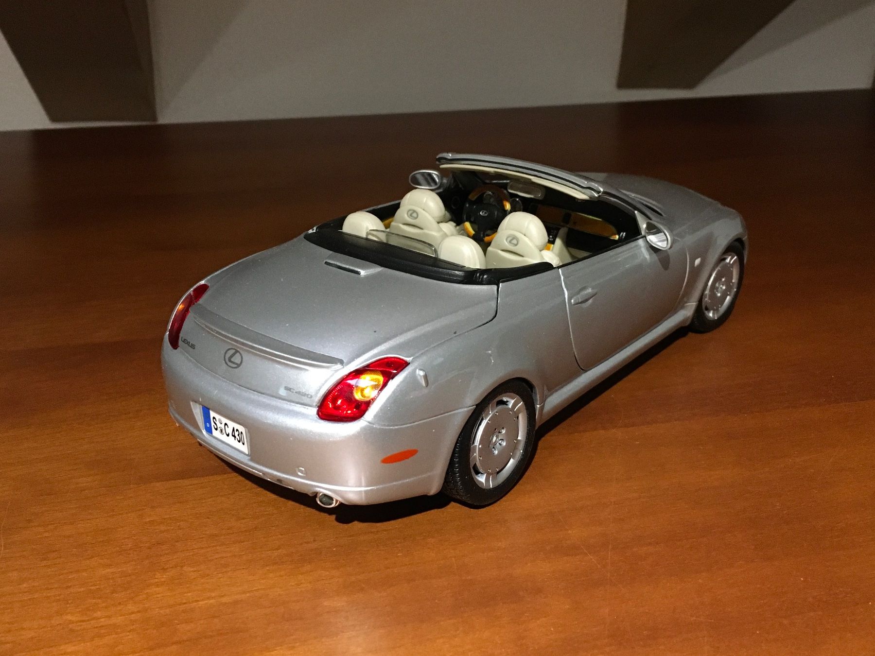 Lexus Modellautos: Lexus SC 430 1/18 – Gebraucht aus Wohlen AG von PrivatSammlung 1