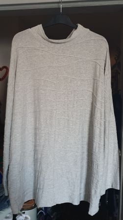 OSKA schöner leichter Pullover Gr. 3