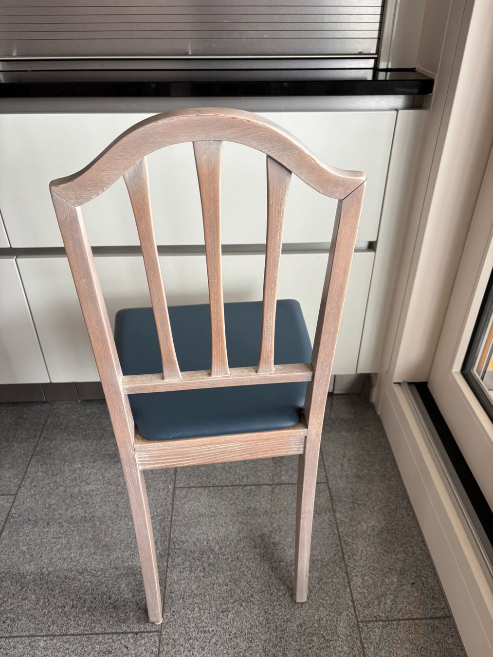 Sedie: Stuhl mit echt Leder Sitz – Usato da schmerikon venduto da nicole091 5