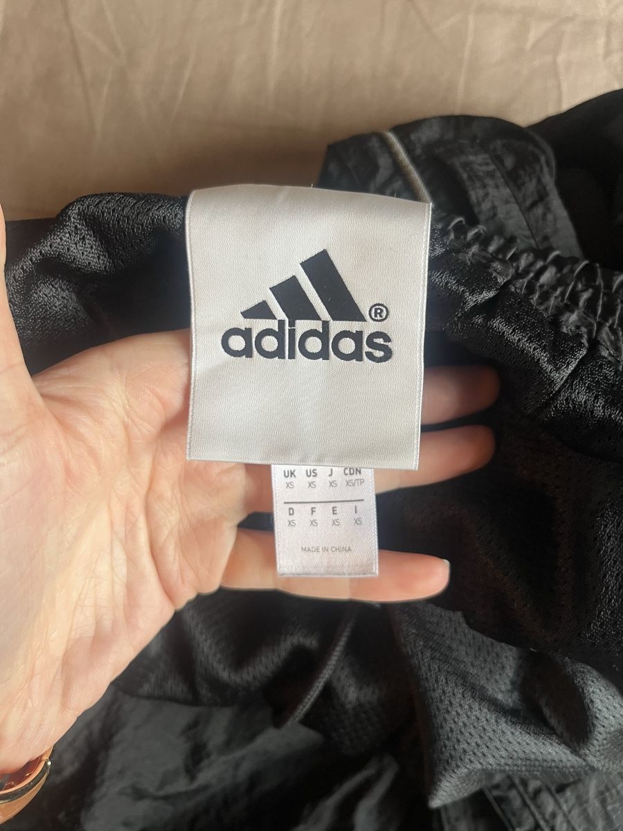 Adidas Pantaloni: adidas adilenium track pants – Usato da Luzern venduto da janine_l 5