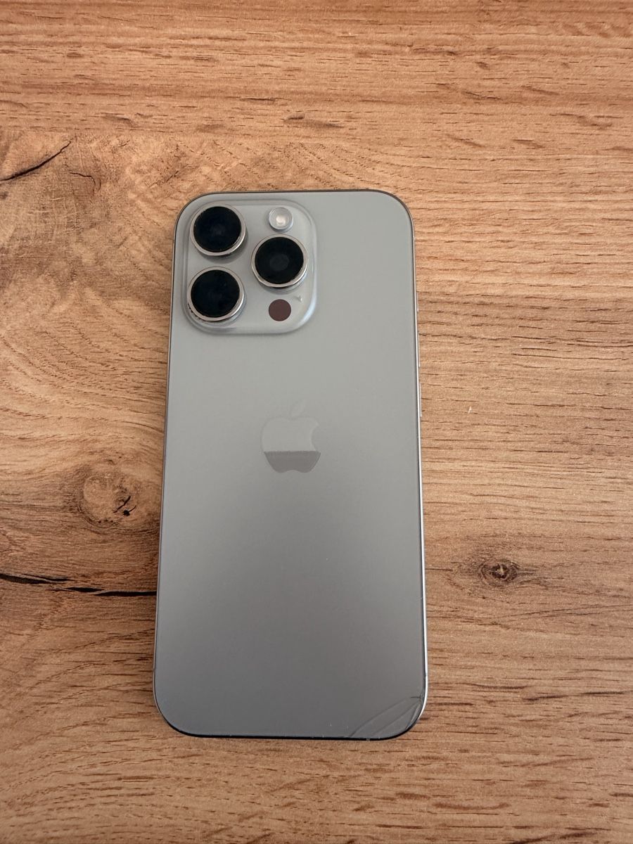 Apple Portables: IPhone 16 Pro – Neuf (Voir description) à Zürich par Sharfran 2