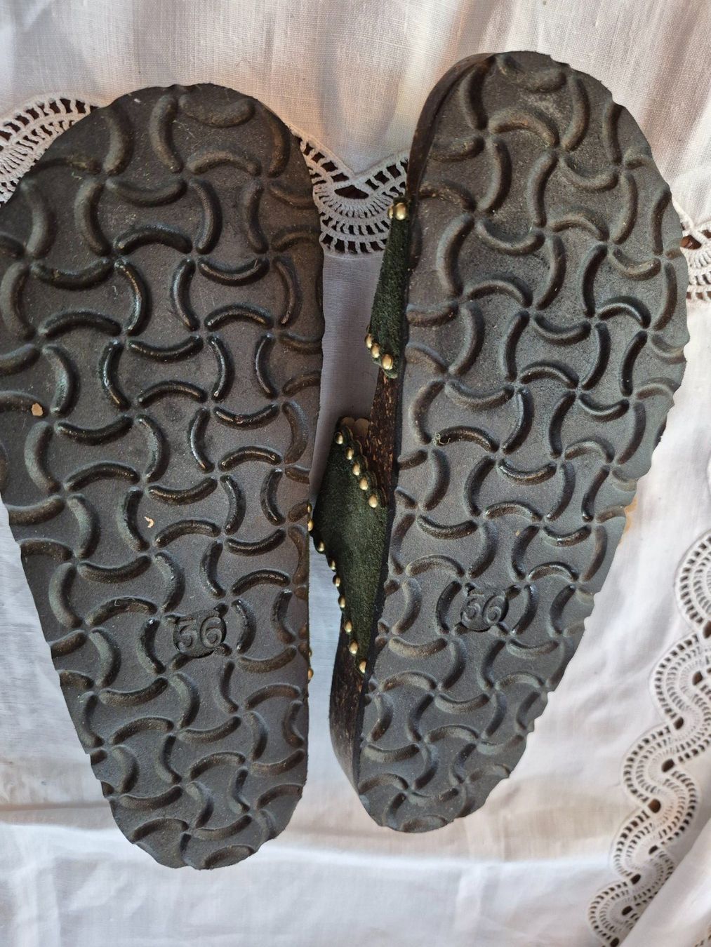 Scarpe da donna: Mules en daim vert kaki Semerdjian – Usato da charmoille venduto da mir_my9f 2