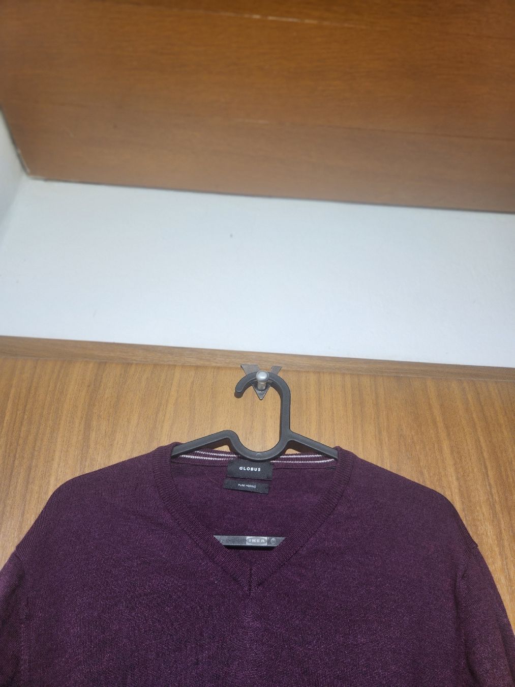 Globus Pulls & Sweat-shirts: Pull Col V Globus 100% laine Merino prune taille S – D'occasion à Niedergösgen par Eva2410 2