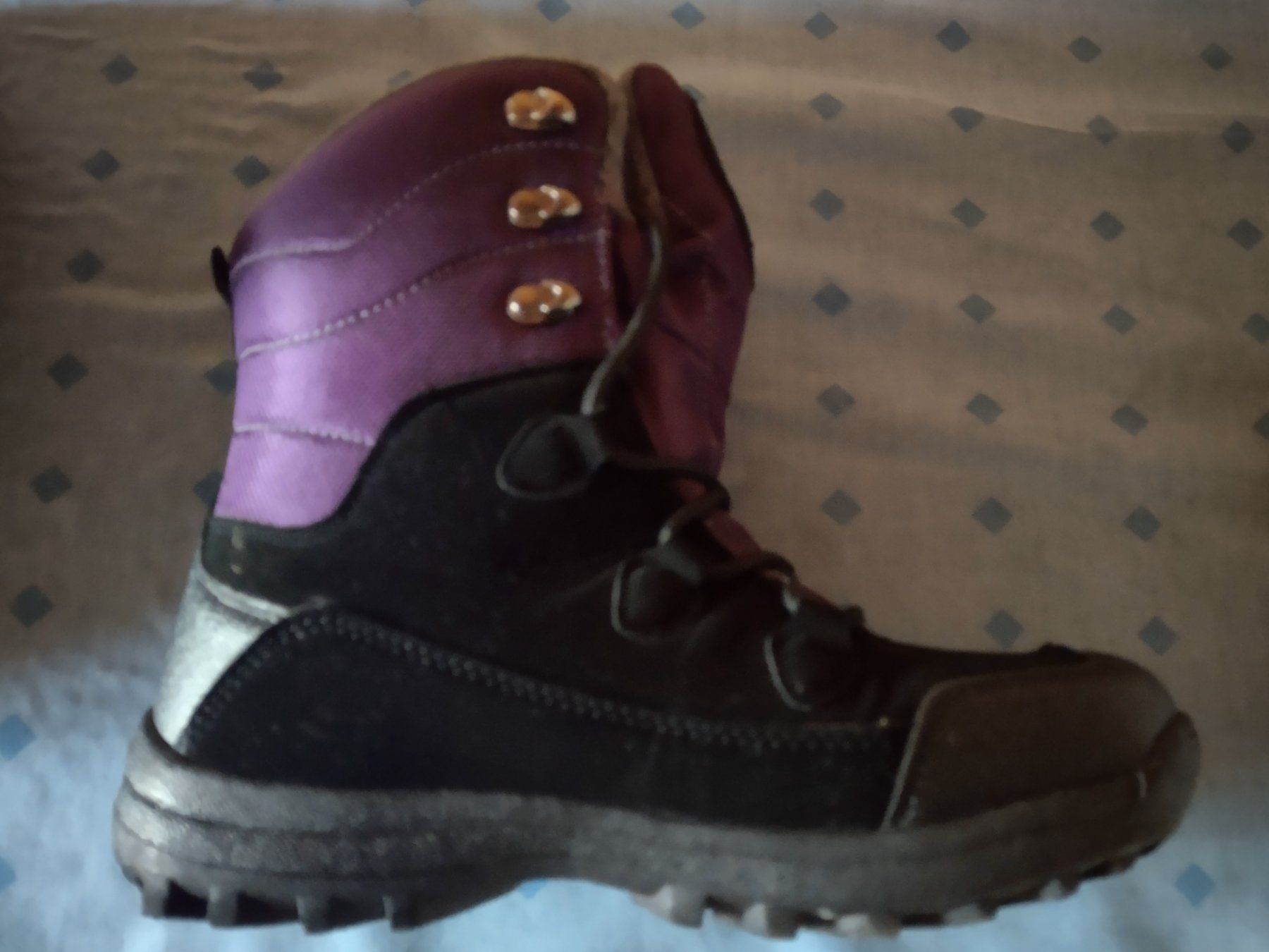 Damenschuhe: Warme Winterstiefel Gr. 37 Top Zustand. – Neu (gemäss Beschreibung) aus Montlingen von Nikita-Sidney