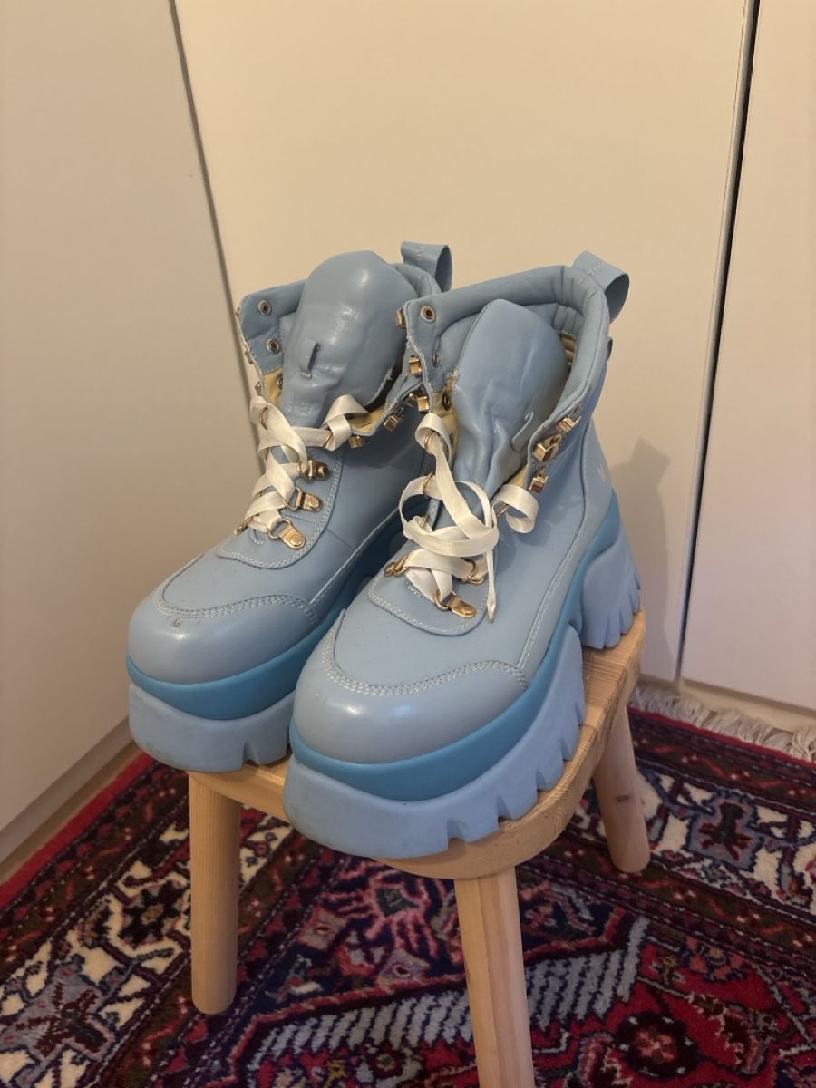 Scarpe da donna: Koi x Melanie Martinez bottes bleues – Usato da Pully venduto da miss3shai 1