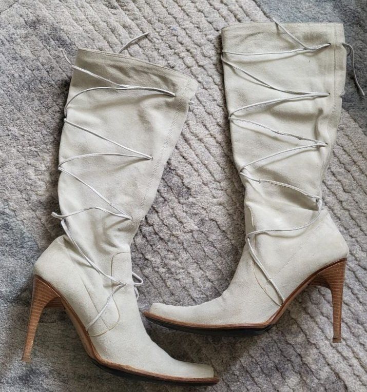 Scarpe da donna: Bottes femme en daim. – Usato da Neuchâtel venduto da wikit 4