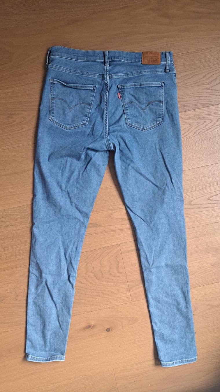 Levi's Jeans: Levi's Jeans Damen hellblau Grösse 30 – Gebraucht aus Rheinau von Jackandjones01 1