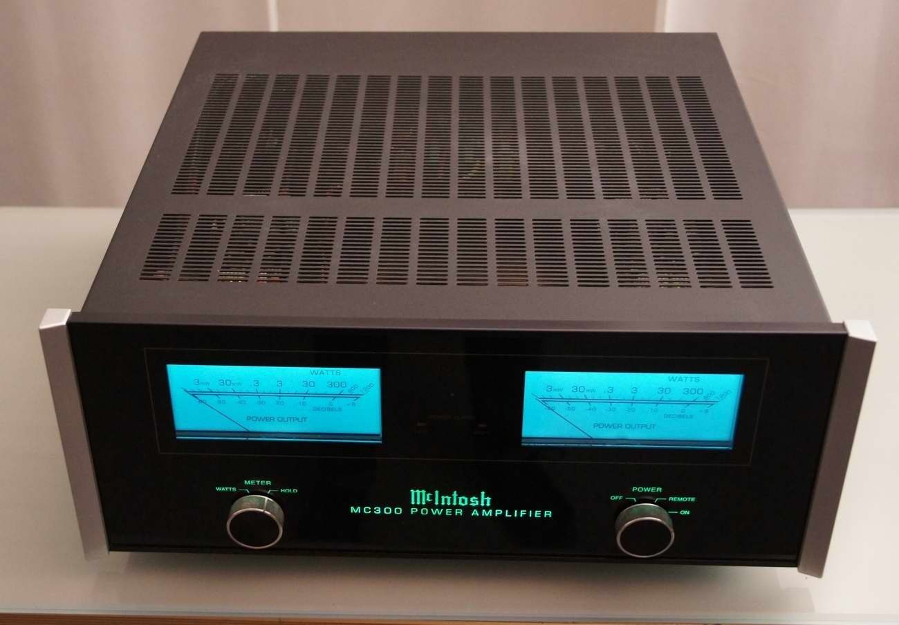 McIntosh Amplificatori: McIntosh MC300 Power Amplifier - Endstufe - revidiert – Usato da Baar venduto da ziofauri 1