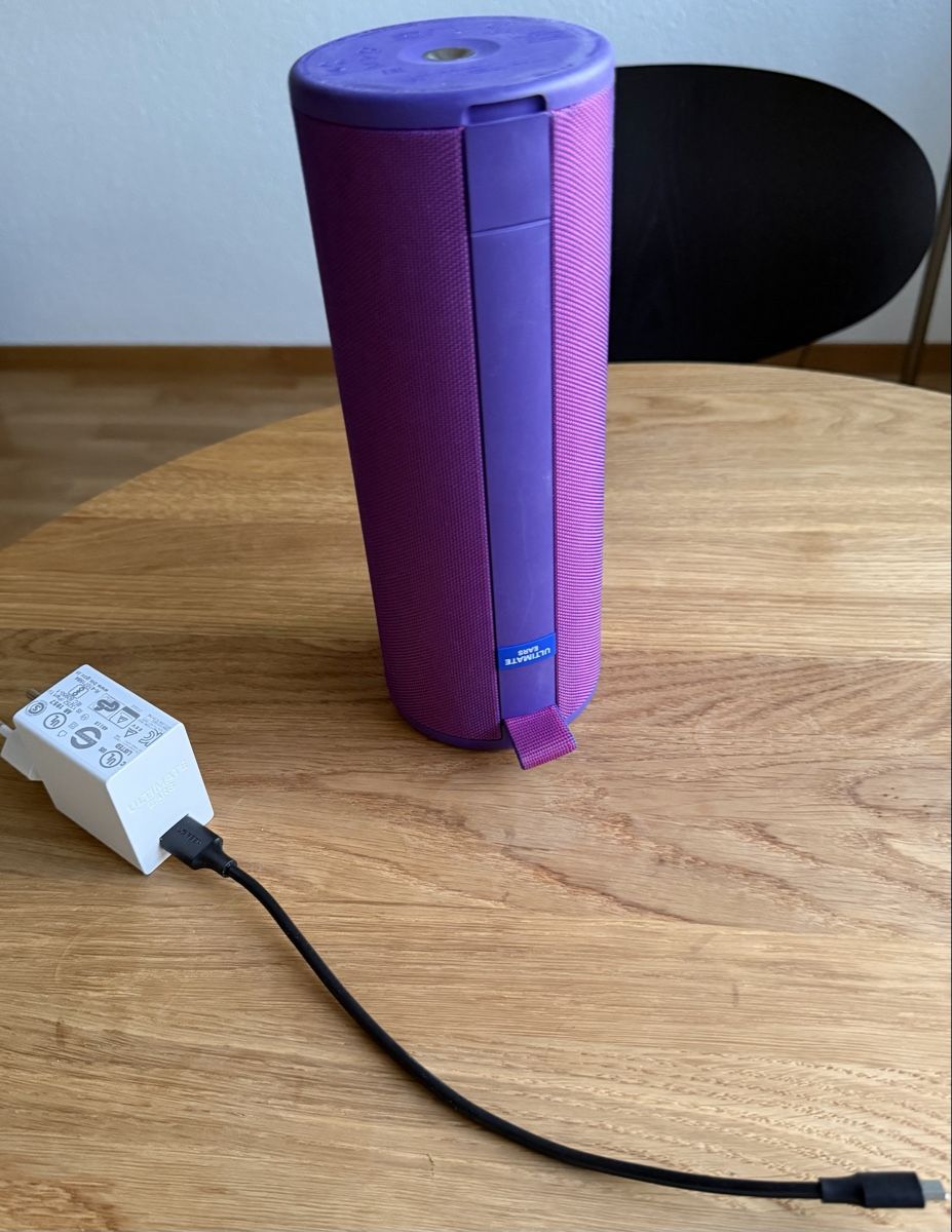 Ultimate Ears Lautsprecher: Megaboom 3, violett, occasion – Gebraucht aus Bern von Glukose01 1