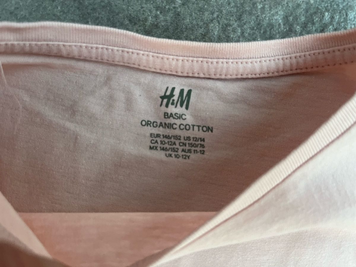 H&M Blouses, T-shirts & Tops: 3 T-Shirts H&M 146/152 Baumwolle – D'occasion à Wil ZH par Wonderwoman76 7
