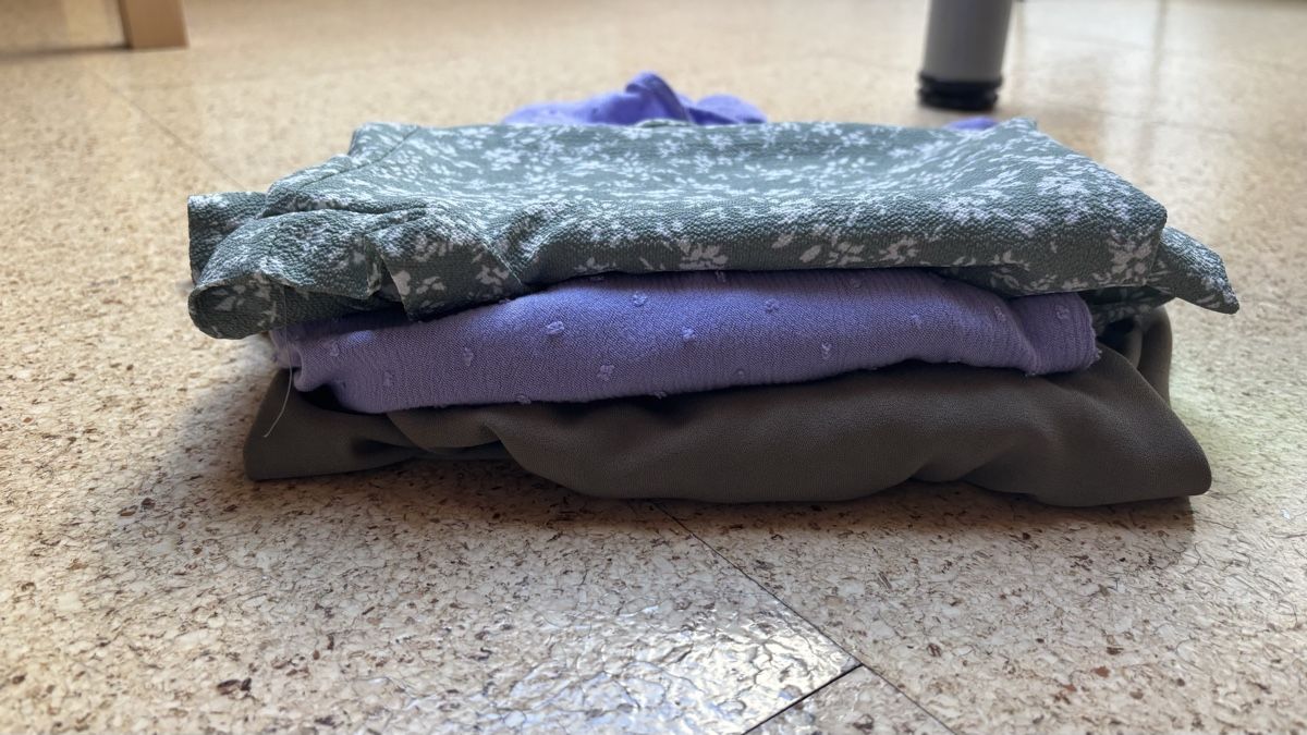 Lotti di vestiti: Kleiderpaket: 3 schöne Blusen – Nuovo (secondo la descrizione) da Roggwil BE venduto da R..