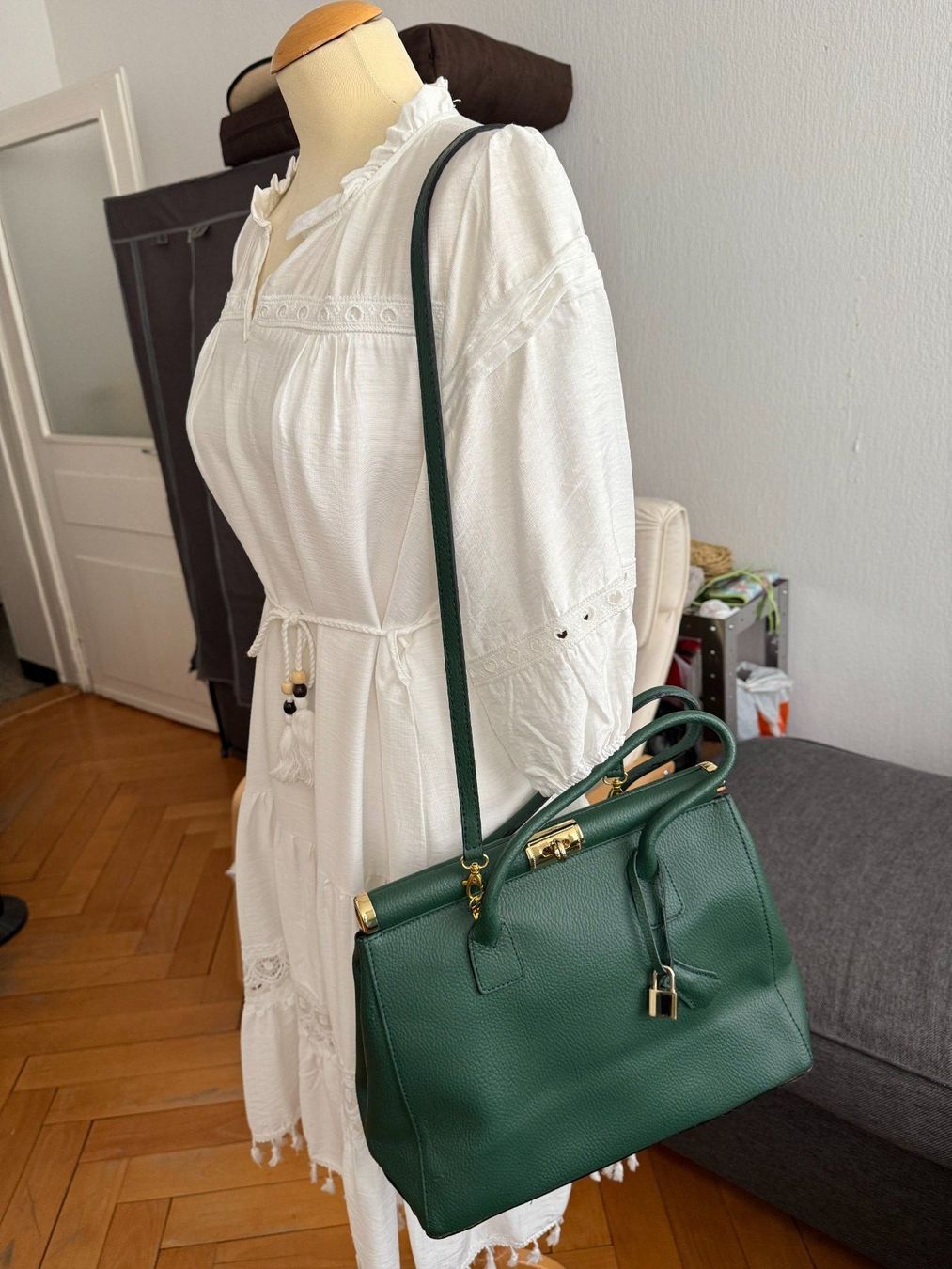 Borse da donna: Sac en cuir vert – Nuovo e nell'imballaggio originale da Le Locle venduto da tchanatakoua 2