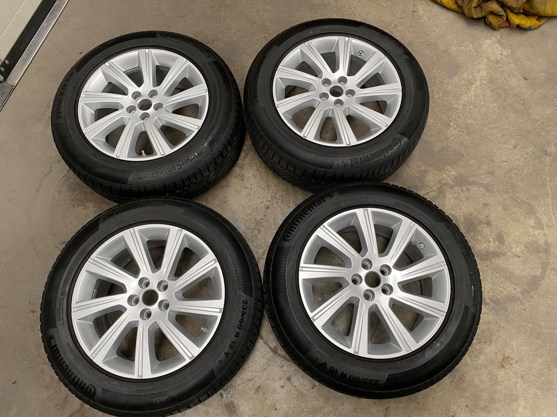 Jaguar Pneumatici & Ruote complete: Winterräder Jaguar E-Pace 235/60/R18 103V M+S – Usato da Beringen venduto da lin_hbr6
