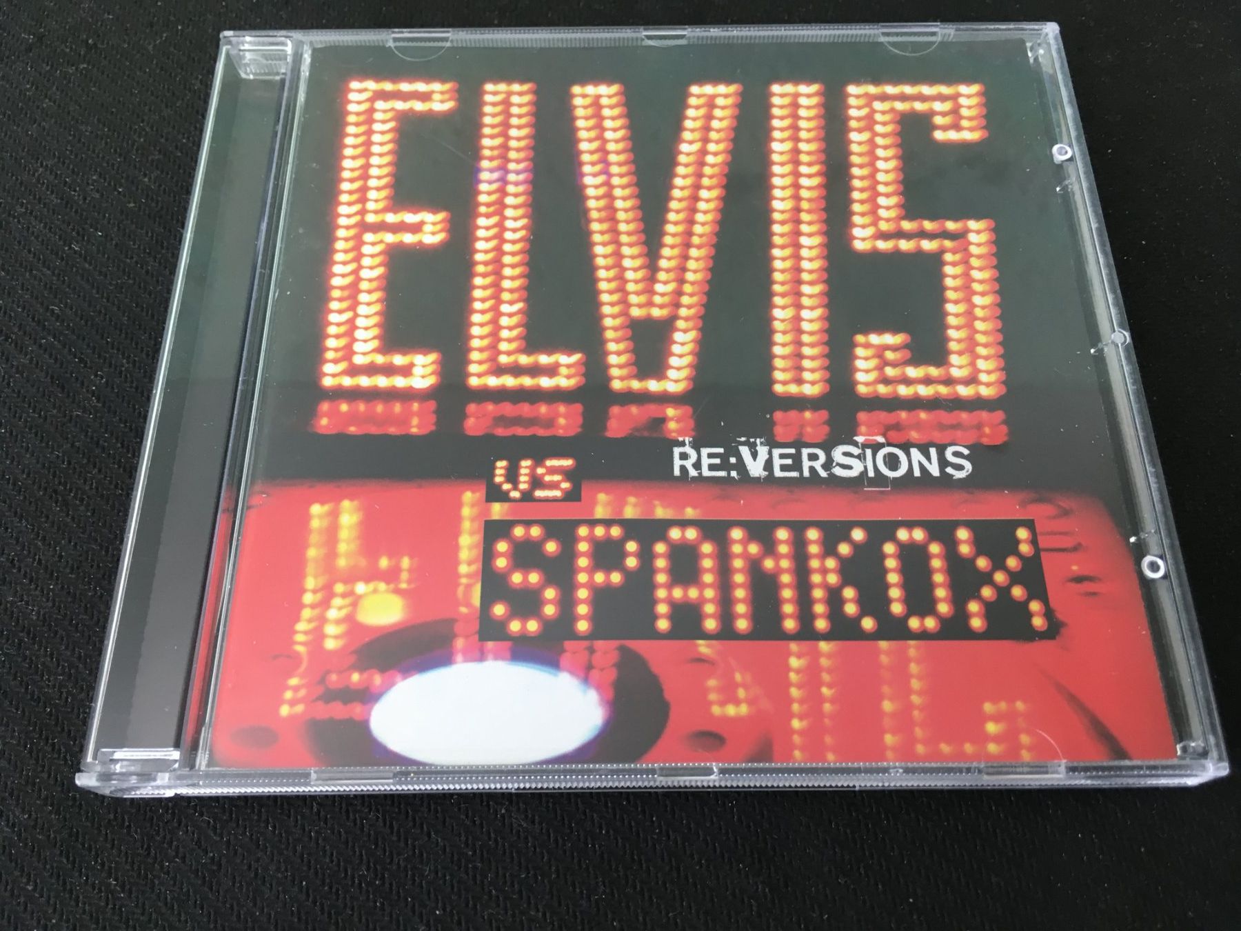 CD: Elvis vs. Spankox - Re:Versions -CD- – Usato da St.Gallen venduto da MedienJoe