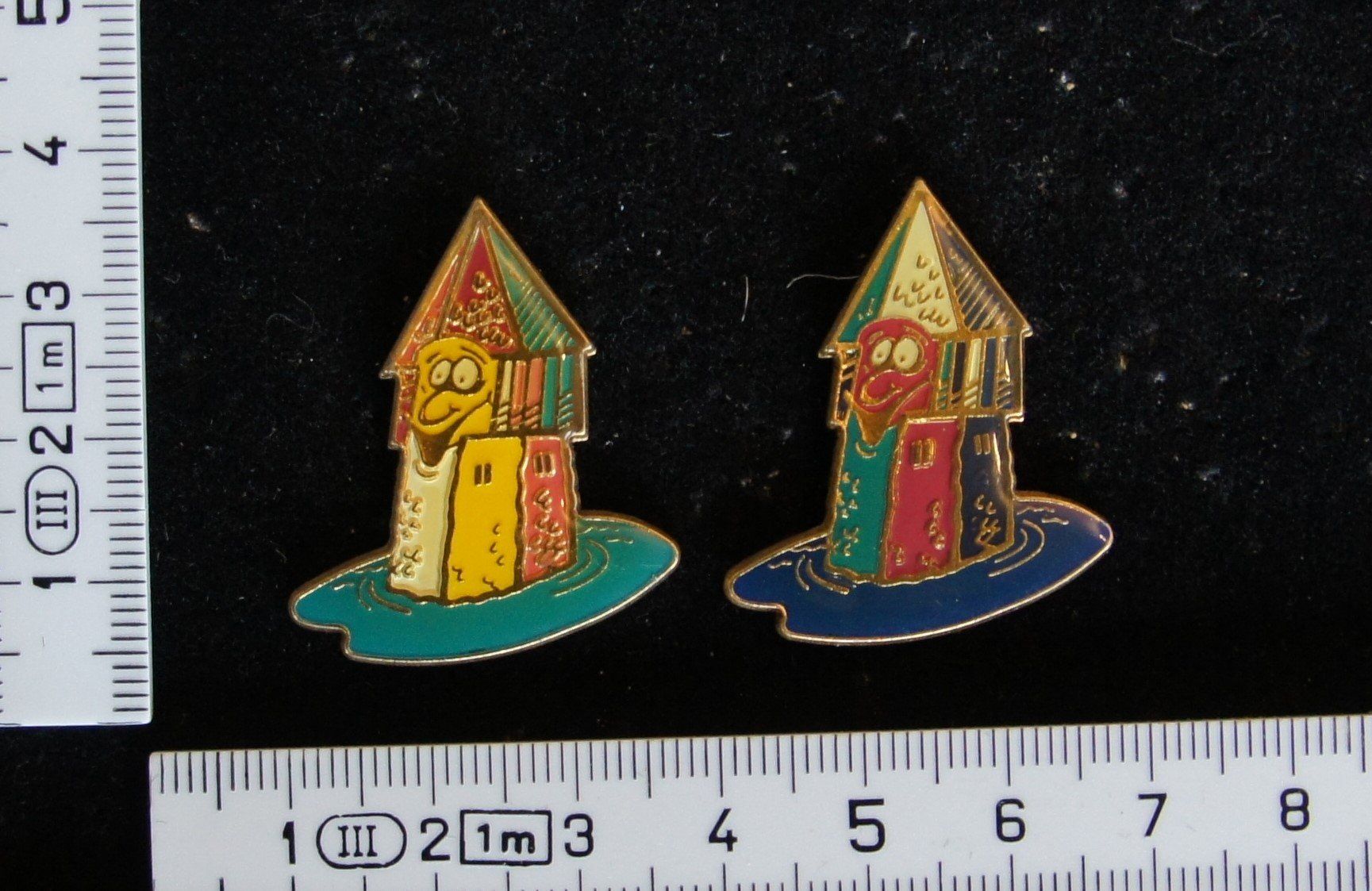 Placchette & Badge: PIN Wasserturm Luzern Set mit 2 Stück #1102 – Usato da Einigen venduto da Seeland2ndHand