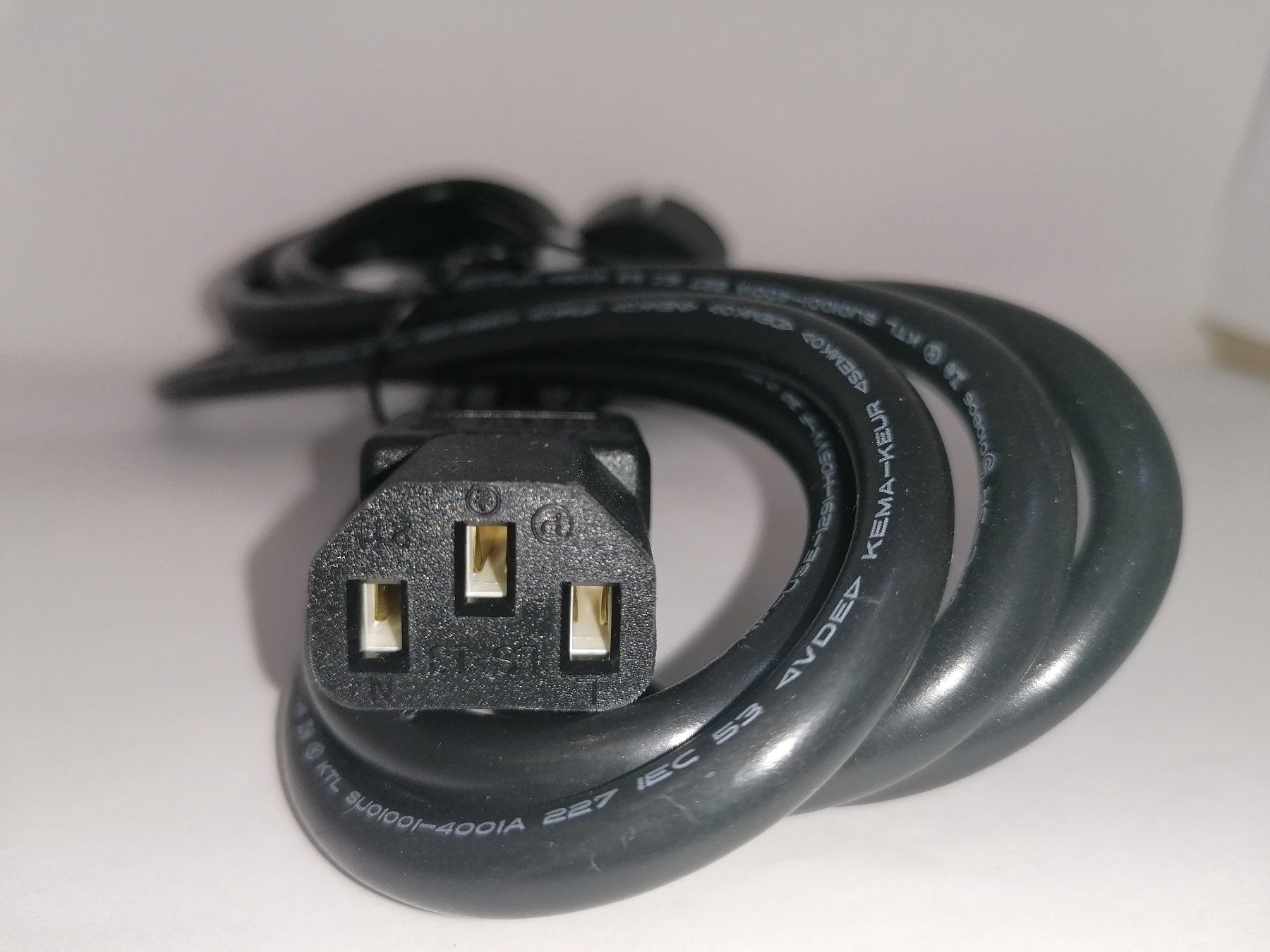 Cavi: Schuko gerade auf C13, Netzkabel, 1.2m , fabrikneu – Nuovo (secondo la descrizione) da Unterengstringen venduto da Tnovus 3