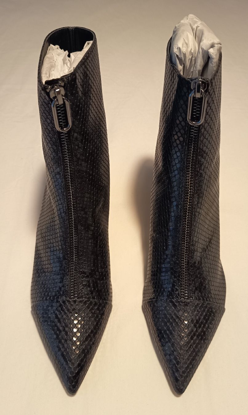 Zara Damenschuhe: Zara Ankle Boots – Neu (gemäss Beschreibung) aus Basel von beg_6v7r 1
