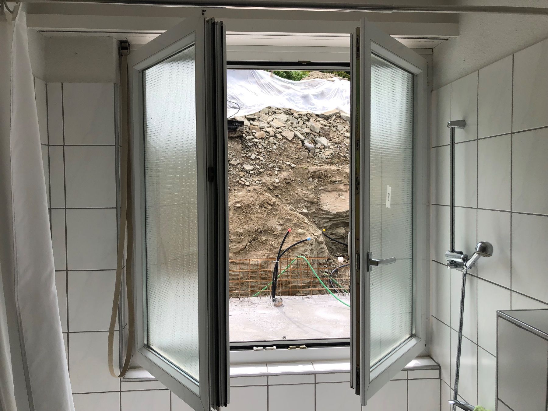 Fenster: Fenster mit 2 Flügel aus Kunststoff – Gebraucht aus Ebikon von Maximal11 2