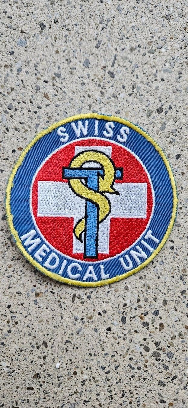 Schweizer Armee Plaketten & Abzeichen: *** Swisscoy Badge mit Klett *** – Neu und originalverpackt aus Riedholz von fr_sIruP