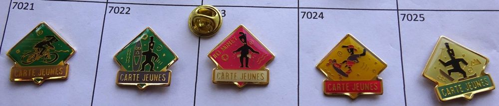 Insigne RDA Sports D'hiver 1954 - Ski Jeunes Pionniers - Pin's Badge - Allemagne Est