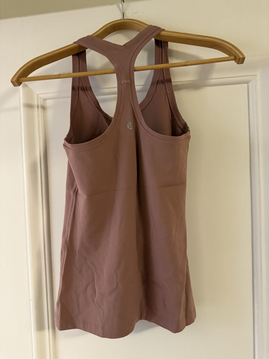 Lululemon T-shirt: Lululemon Tank Top (long) Pink soft – Usato da Zürich venduto da mul_ldm9 2