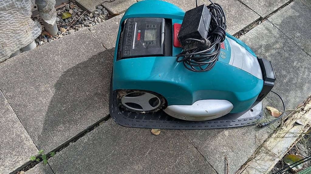 Tagliaerba: ZWEI Rasenmähroboter BOSCH – Usato da Rorbas venduto da philips1 4
