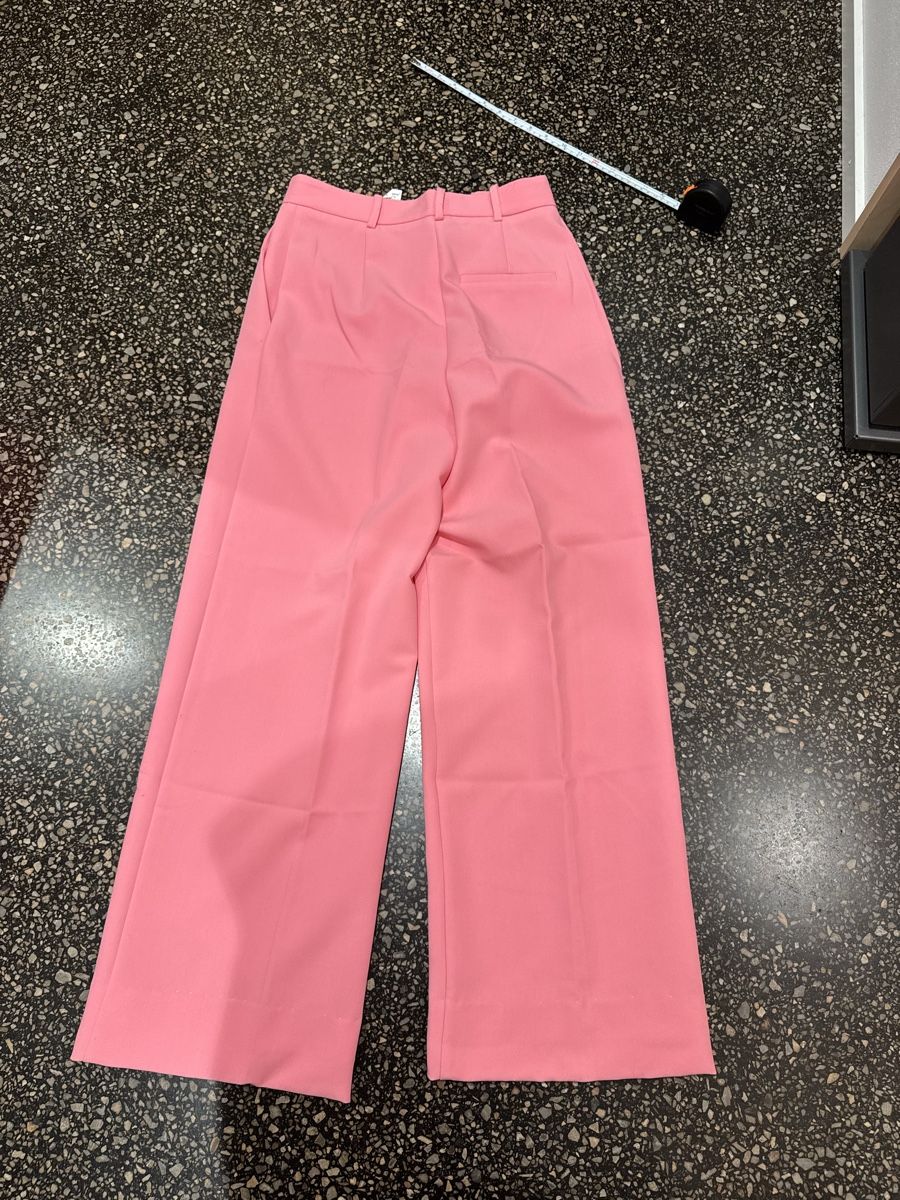 Zara Pantaloni: Zara pink trousers size 36 – Usato da Zürich venduto da gva_r9gs 9