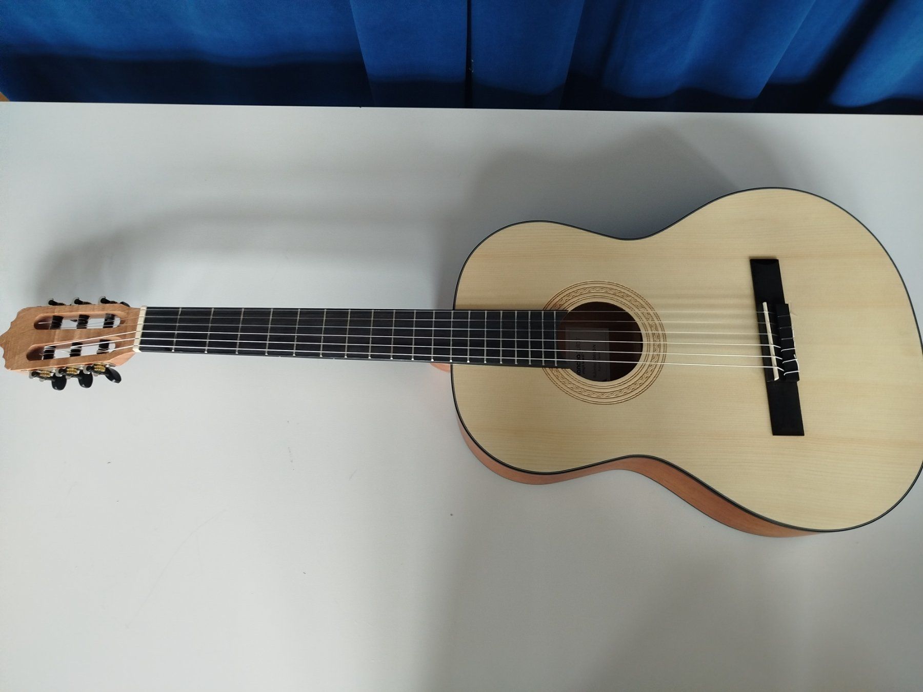 Strumenti musicali: Gitarre 7/8tel La Mancha Rubinito – Nuovo (secondo la descrizione) da Zürich venduto da aur_jh5l