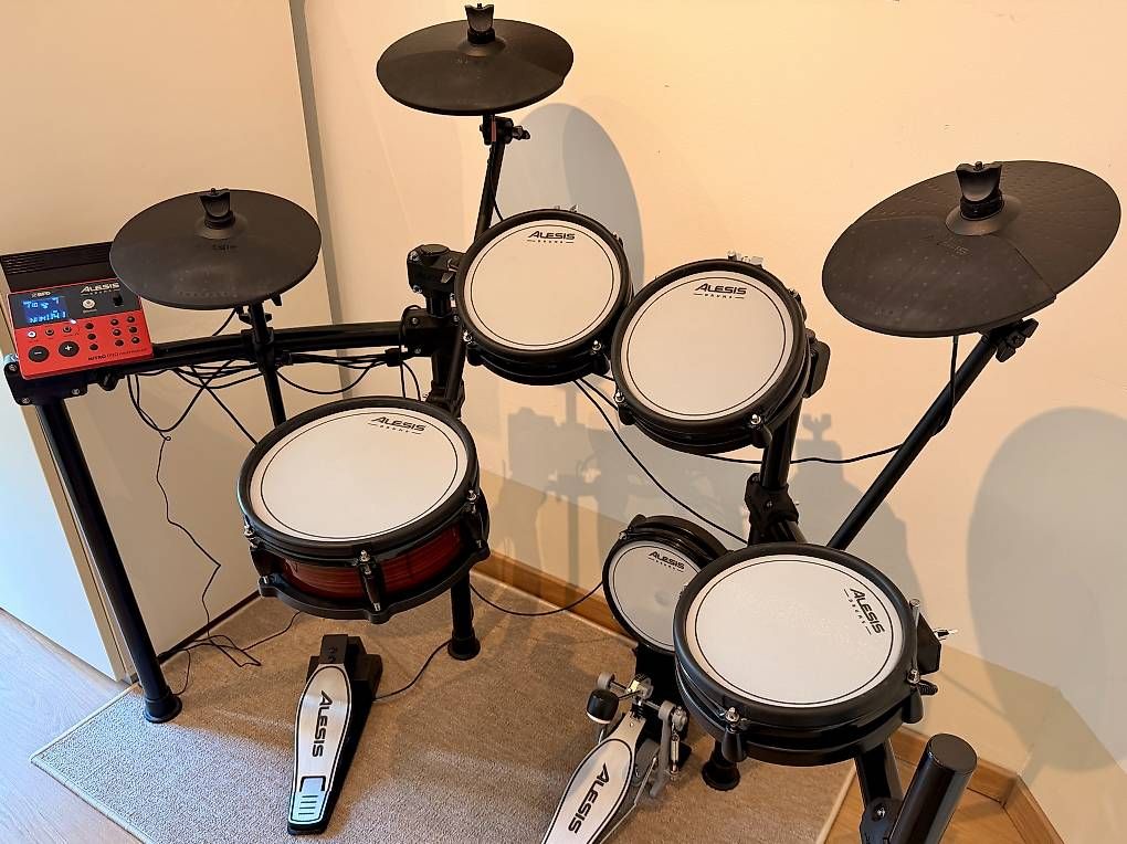 Alesis Strumenti musicali: Alesis Nitro Pro Kit E-Drum – Usato da Zürich venduto da Brad-P