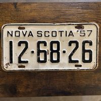 🇨🇦 1957 Vintage Autoschild, Nova Scotia 12-68-26 - Kanada 