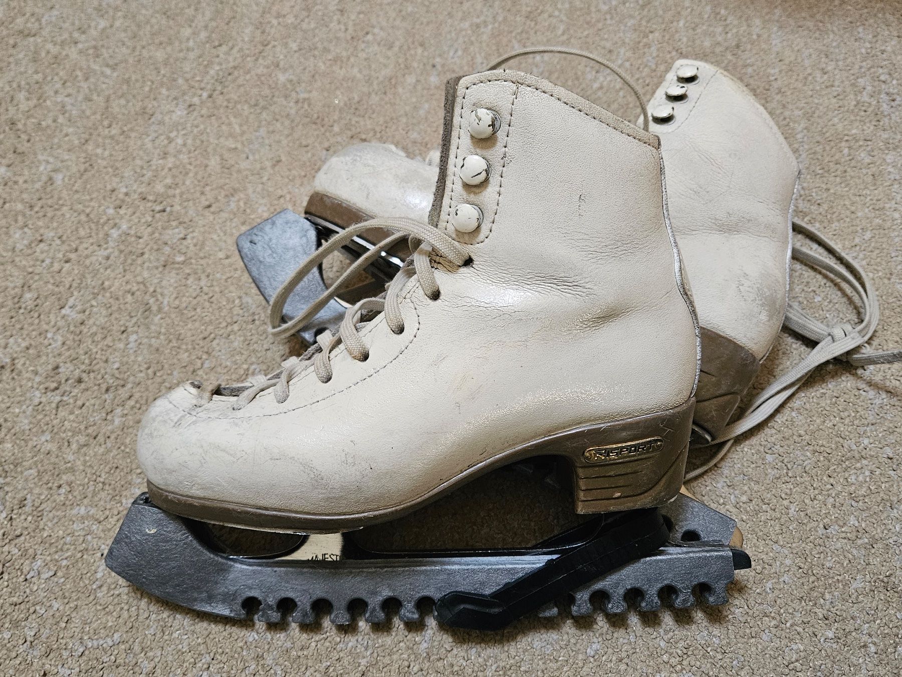 Pattini da ghiaccio: Patins enfant RISPORT – Usato da Couvet venduto da xen_8fvc