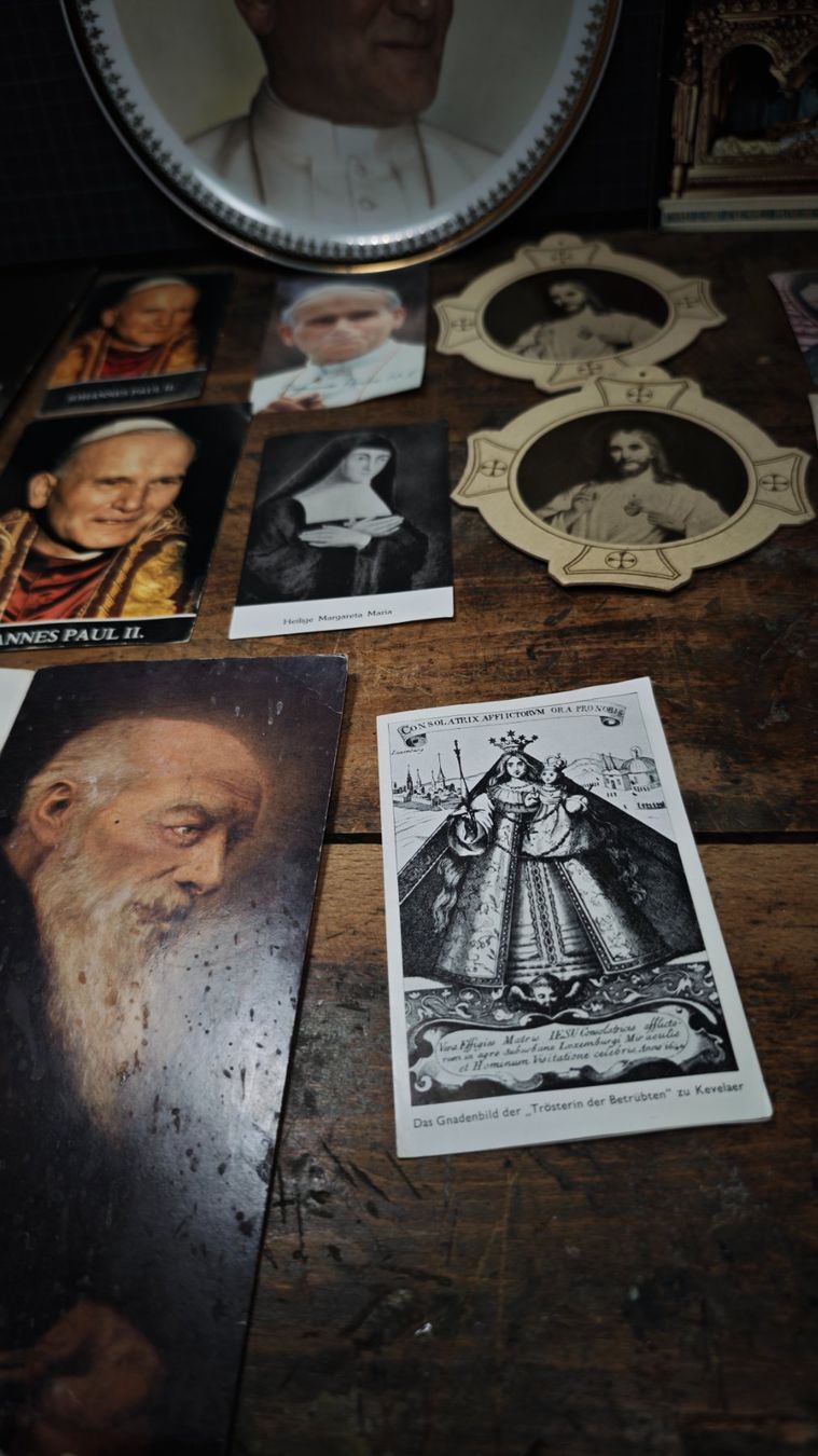 Foto & Immagini: Wunderschöner alter Papst Teller und diversehieligen Bilder – Usato da Gelterkinden venduto da MYSTOREFORYOU4460 2