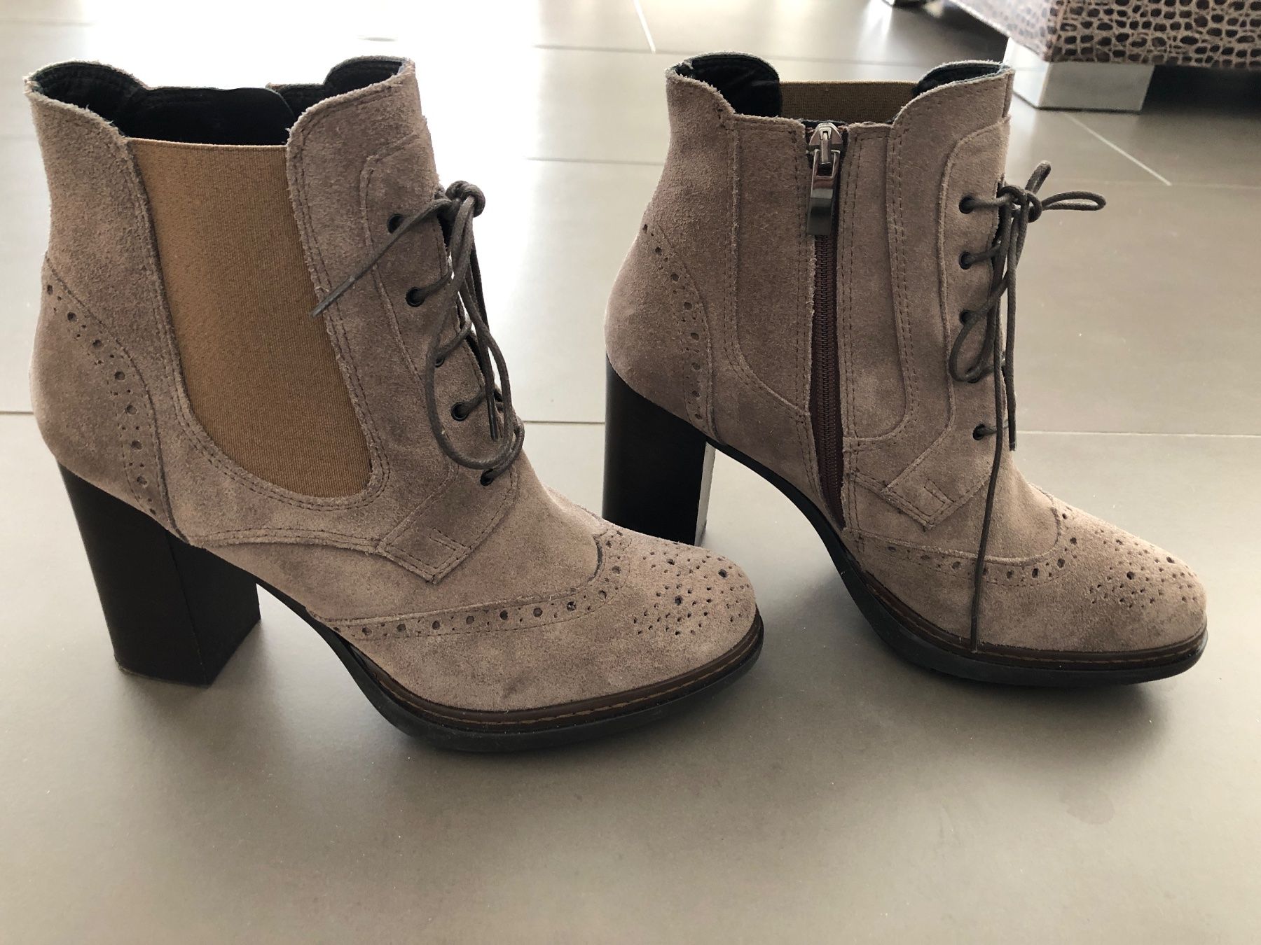 Scarpe da donna: Wildleder-Stiefel – Nuovo (secondo la descrizione) da Winkel venduto da bvi_npv6 2