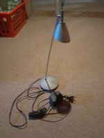 Tischlampe mit 2 Ersatzbirnchen