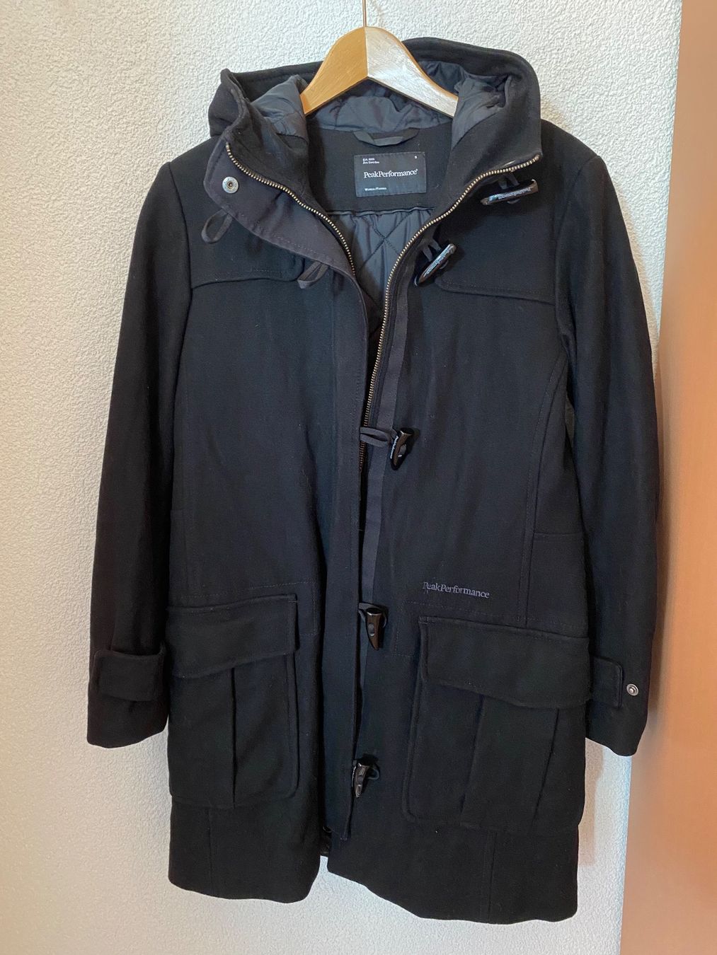 Peak Performance Mäntel: PeakPerformance Damen Wintermantel schwarz Gr. S – Gebraucht aus Grächen von Walterli_88