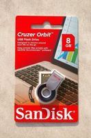 SanDisk USB Cruzer Orbit  8 GB