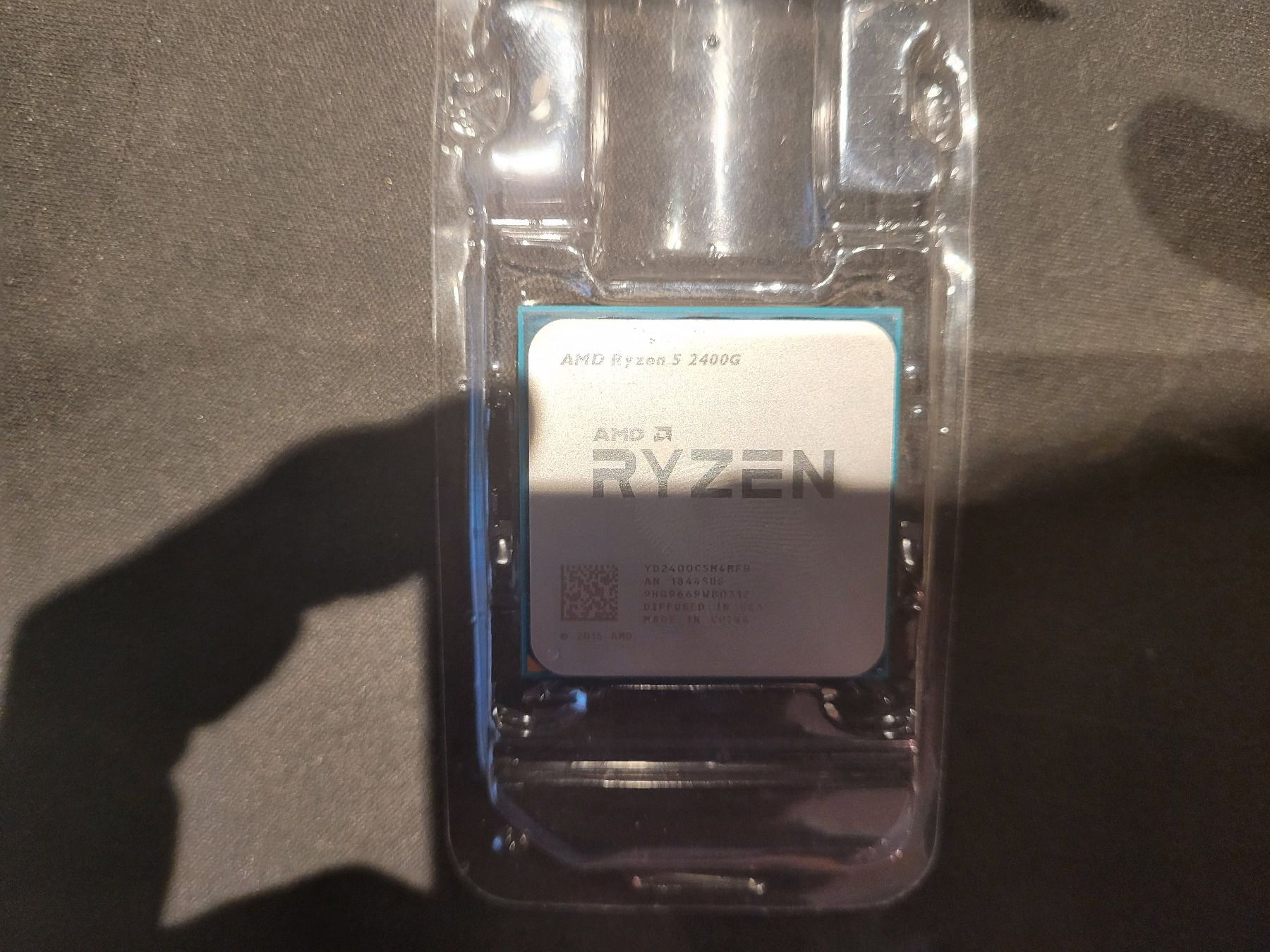 Amd Componenti elettronici: Amd Ryzen 5 2400G – Usato da Unterengstringen venduto da CyberCore