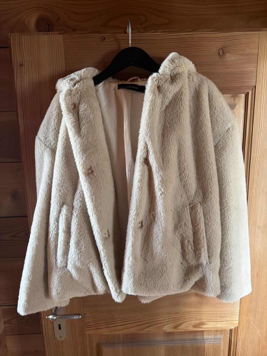 Zara Jacken: Faux Fur Jacket beige Zara Basic size S  – Neu (gemäss Beschreibung) aus Pfäffikon SZ von sophia.koch
