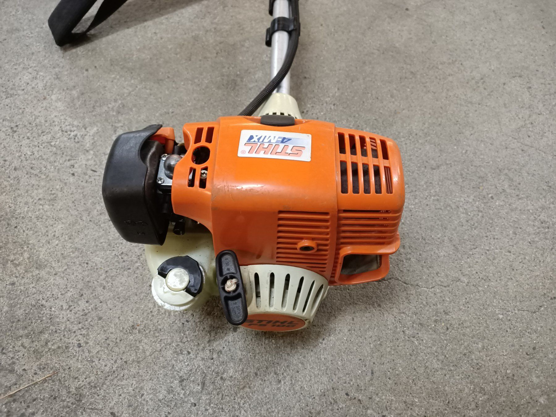 Stihl Tutti gli attrezzi: Stihl FS 100 – Usato da Zürich venduto da Duracell22 1