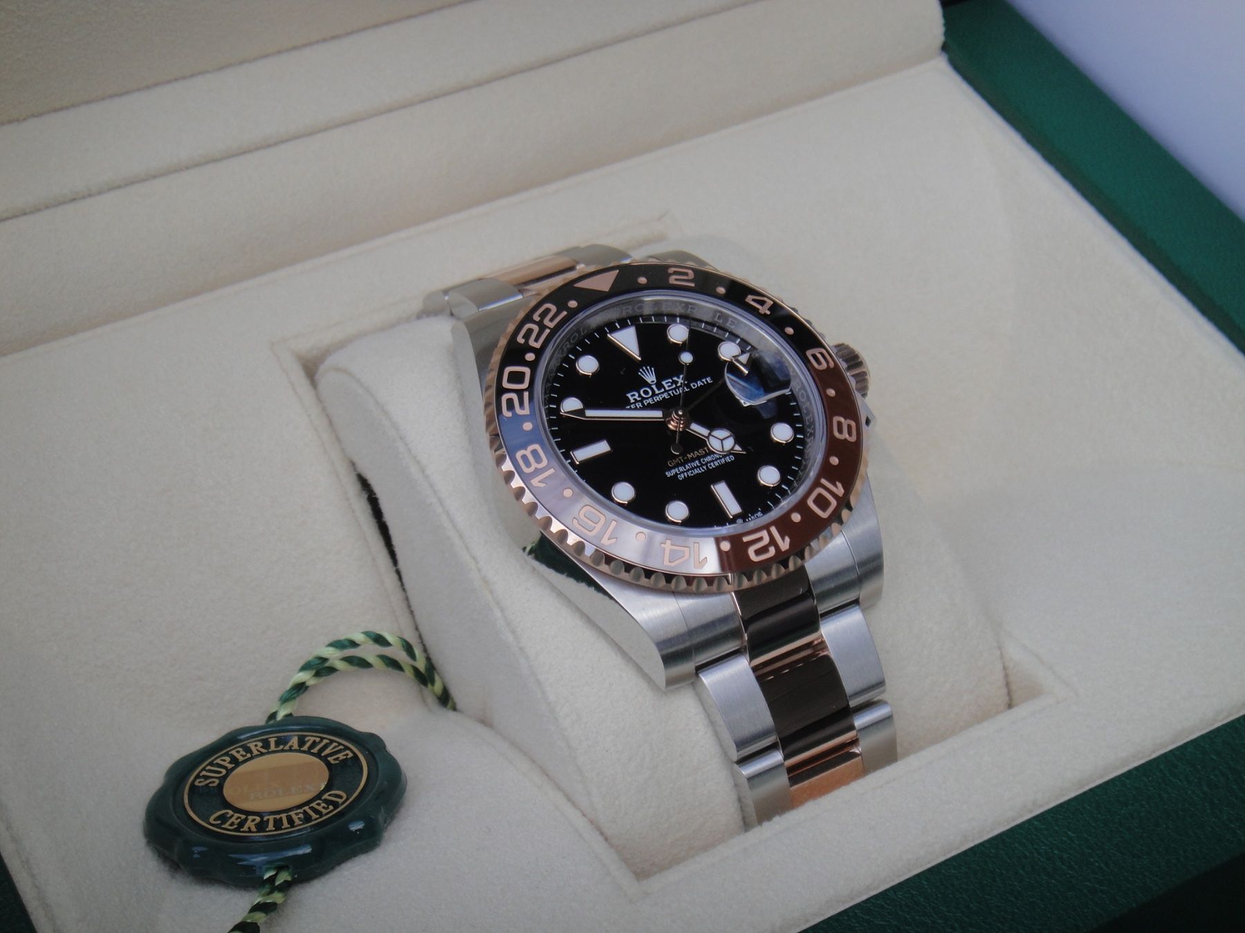 Rolex Montres: Rolex / GMT Master II / Rootbeer / Fabrikneu + Kaufbeleg – Neuf avec emballage d'origine à Biberist par keine-ursache