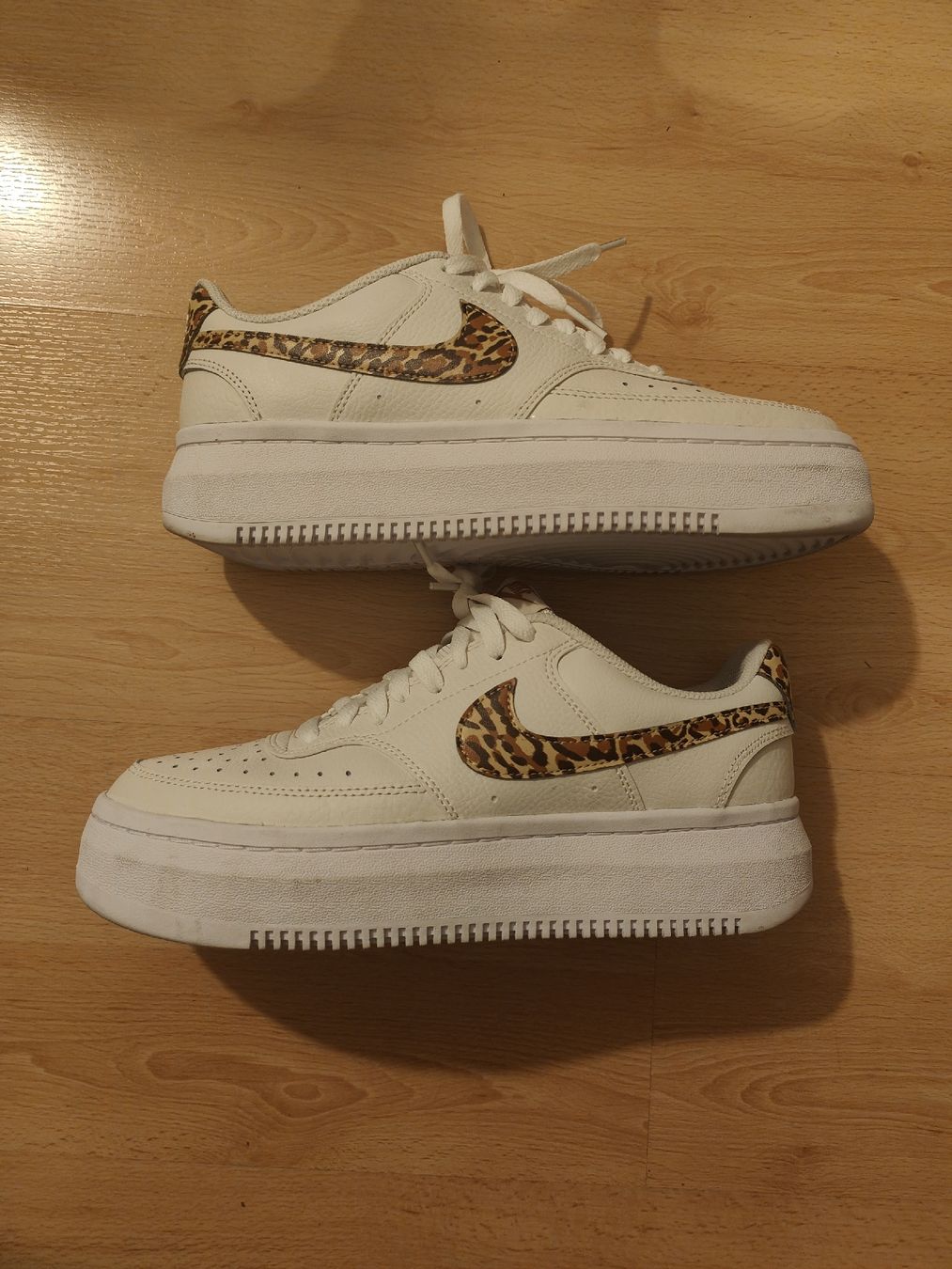 Nike Scarpe da uomo: nike ähnlich airforce 1 leomuster – Usato da Oberglatt ZH venduto da c_ly