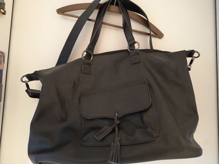 Schwarze Handtasche / Reisetasche