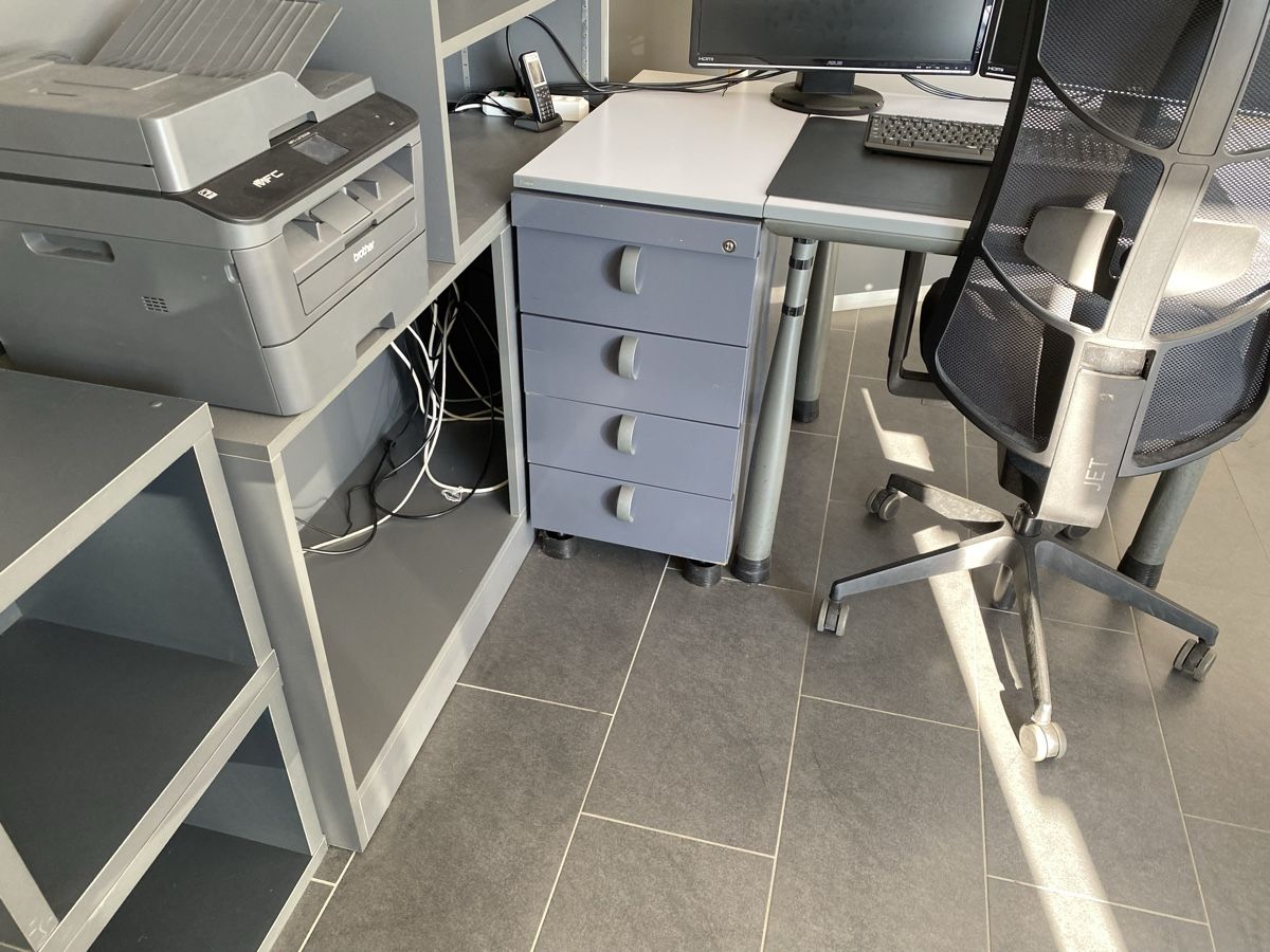 Lista Bureaux: Büro mit 3 Arbeitsplätzen – D'occasion à Hägglingen par Karin0802 4