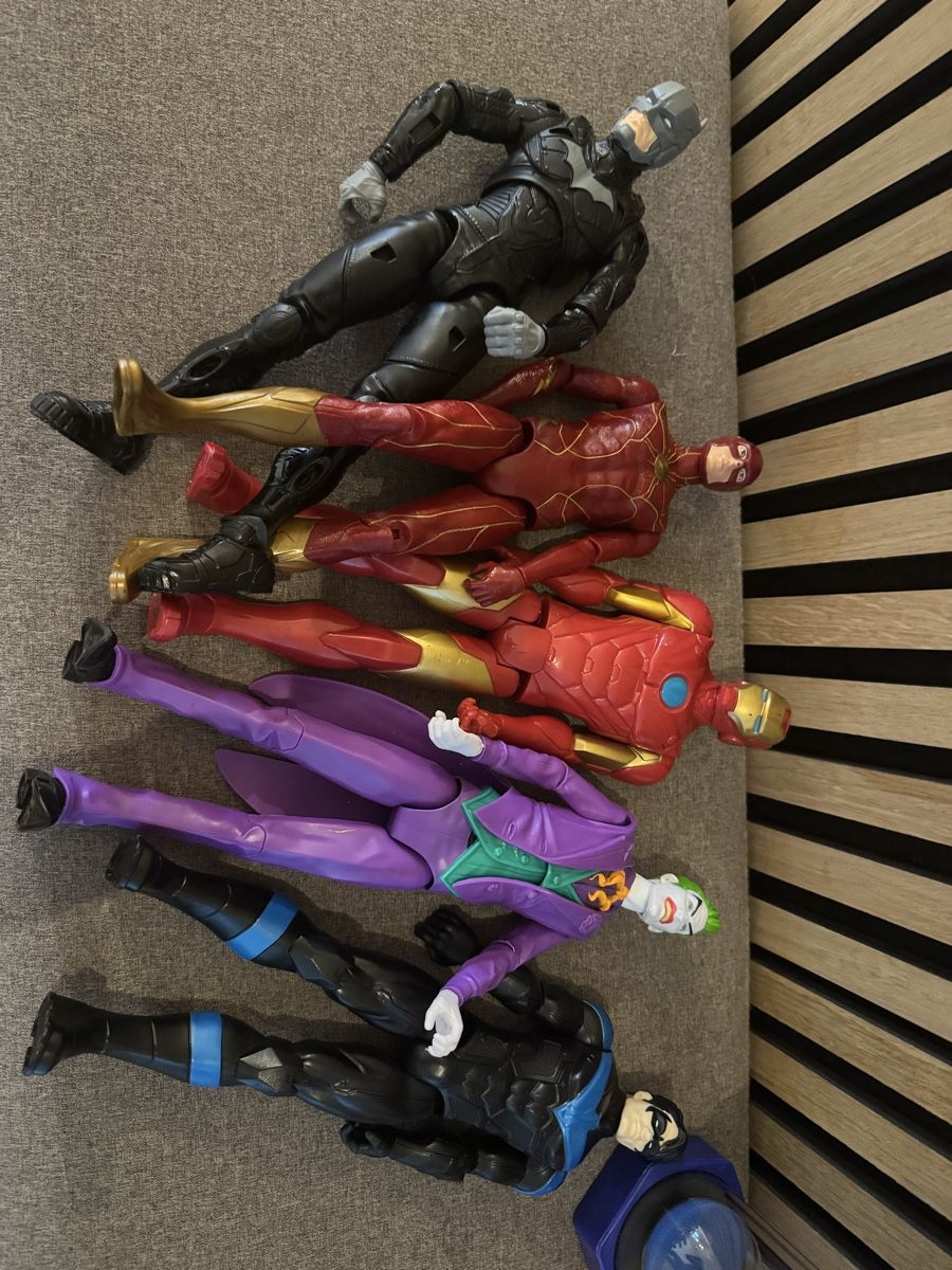 Giocattoli: Superhelden Figuren Set – Nuovo (secondo la descrizione) da Muri AG venduto da Muggi.20