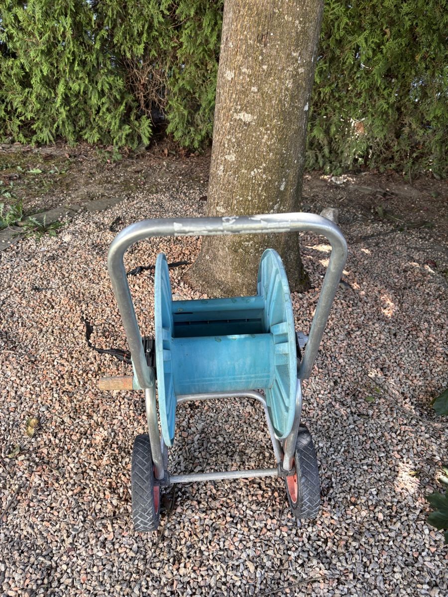 Gardena Tubi & Tubi flessibili: Gartenschlauchwagen mit Rollen (ohne Schlauchsufsatz) – Usato da Waltenschwil venduto da Schmetterling2015 3