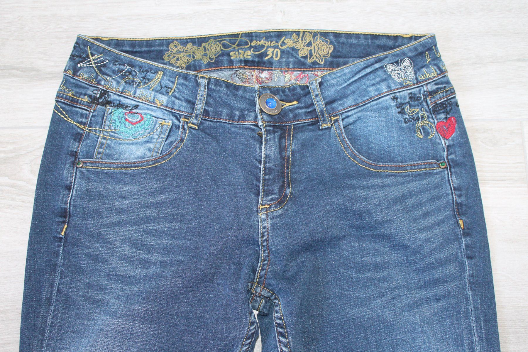 Desigual Jeans: DESIGUAL Jeans taille 30 – Gebraucht aus Chez-le-Bart von jasse 1